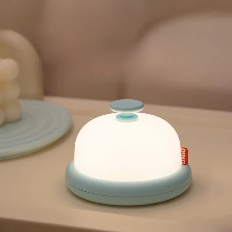 Sød klokke-formet varmhvid LED-nattebordslampe med timer