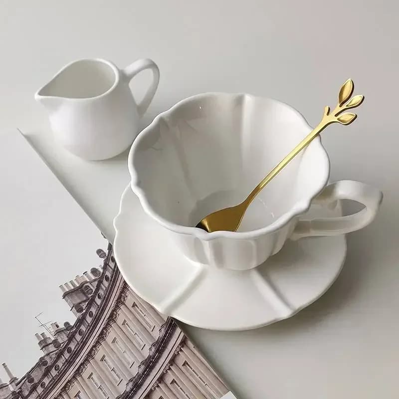 Nordisk kaffekop med underkop i benporcelæn, 250ml