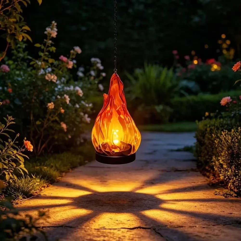 Plastik sollygte med flammefasong til havegang